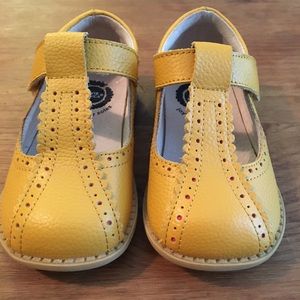 Livie and Luca. EUC. T strap in mustard.